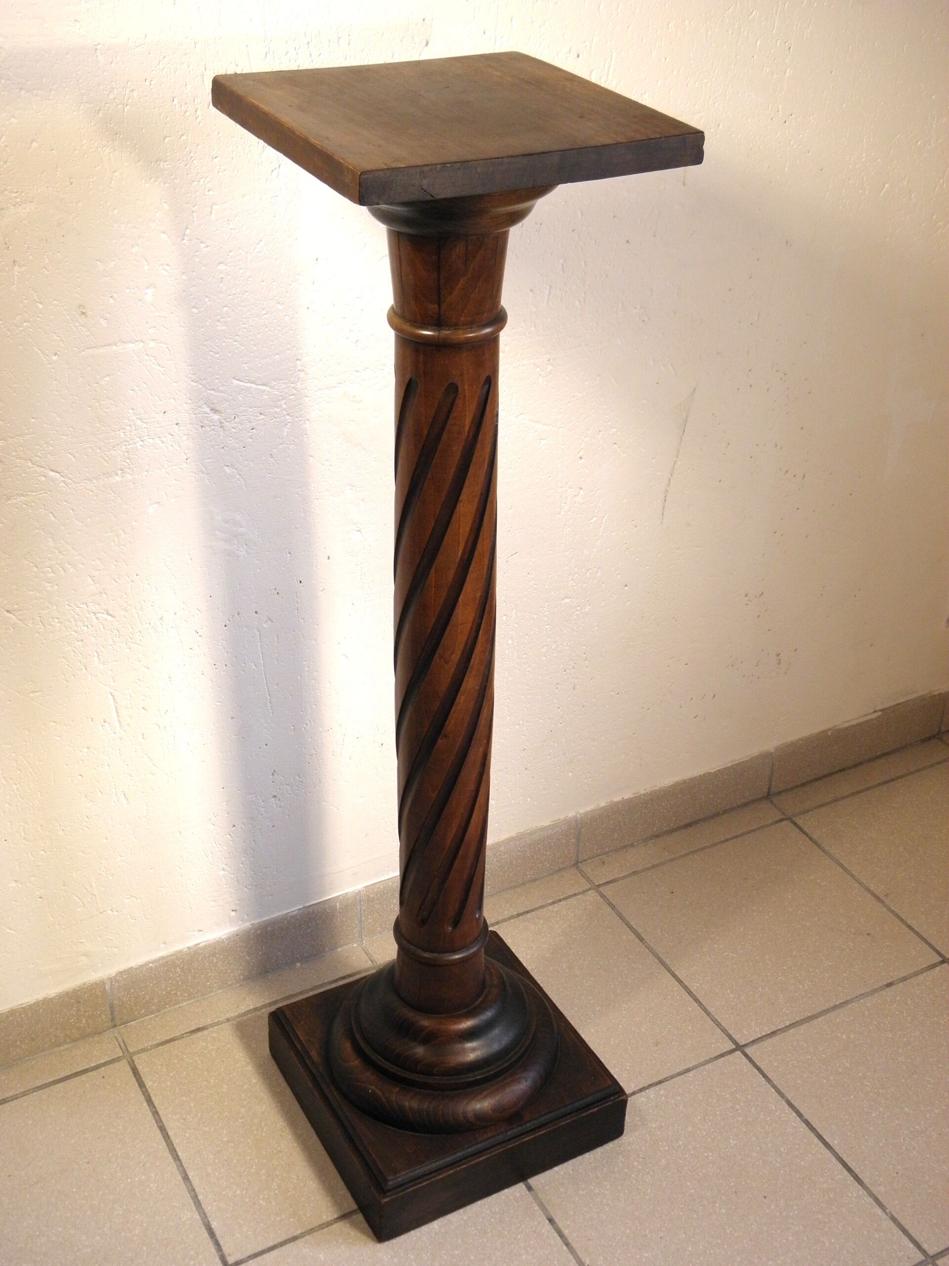 Wooden column harness 109 cm