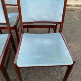 8 chaises scandinaves en teck massif et velours bleu des années 1960