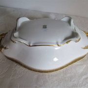 Antique medium-sized porcelain tureen produced by William Guerin