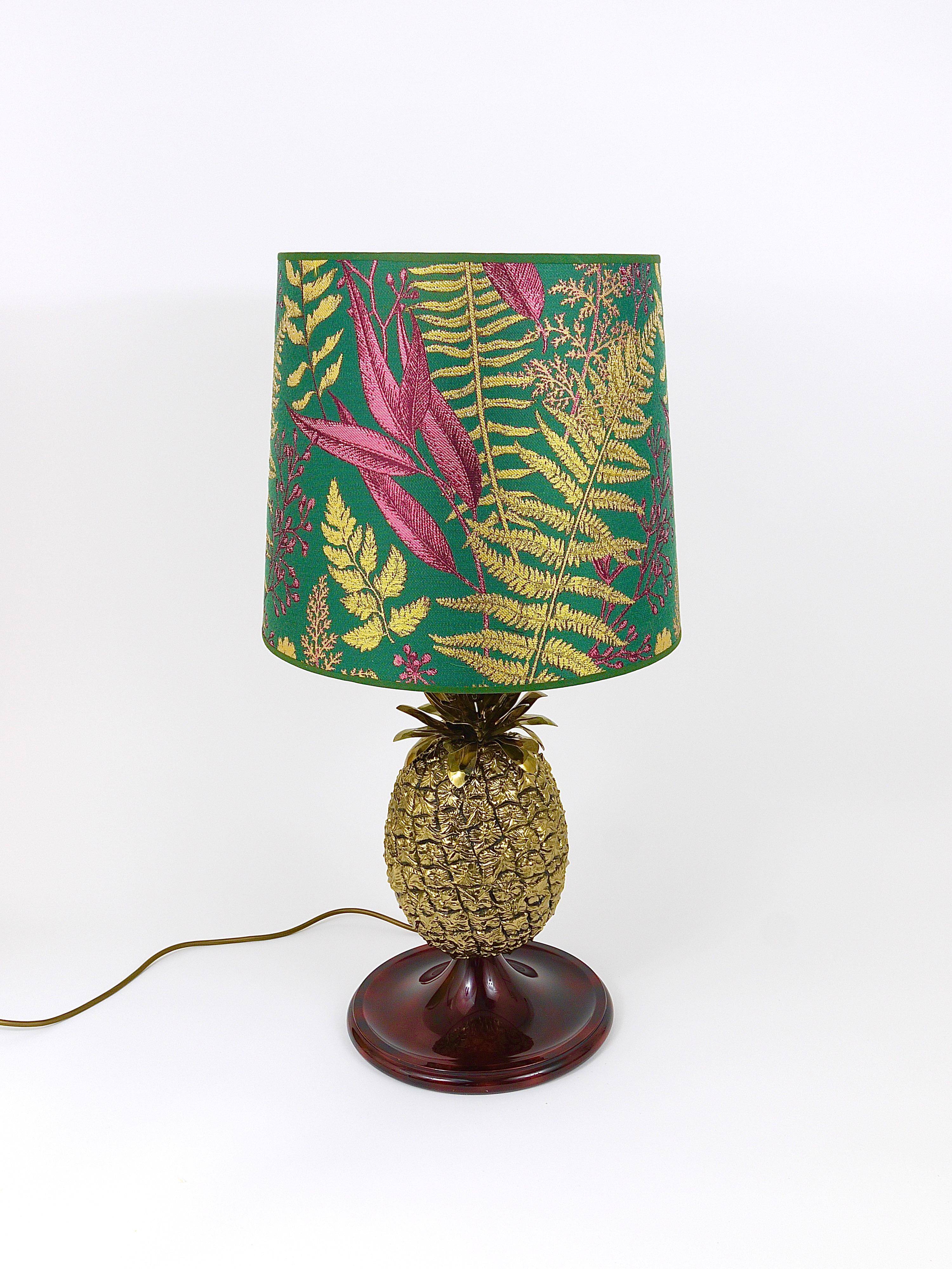 Hollywood Regency pineapple table lamp in brass by Mauro Manetti, Italy, 1970s.