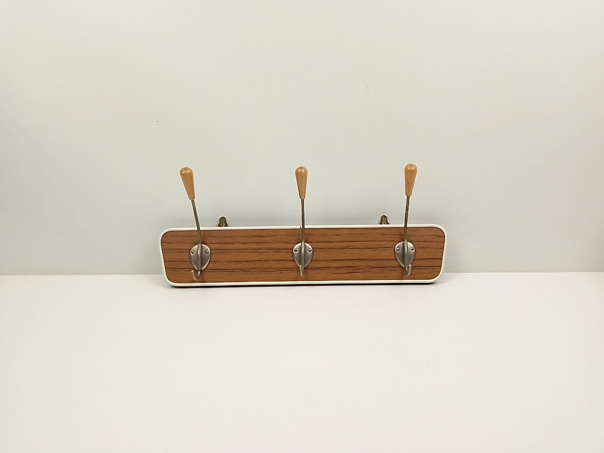 Patère 3 crochets vintage en bois et métal