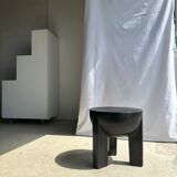 Monoxyl sofa end in black mango tree tripod half-sphere tray h:45 d:44
