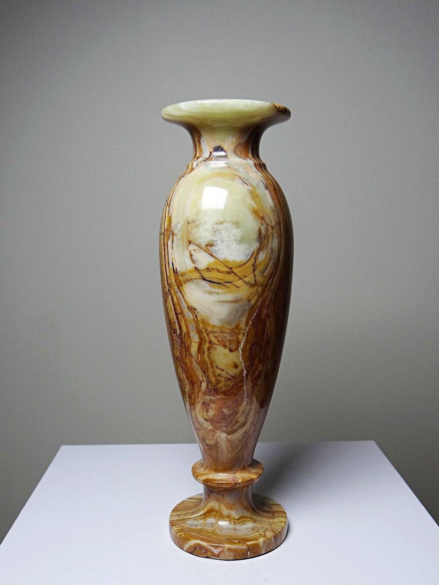 Vintage baluster vase in green striped onyx, Italy, mid-century.
