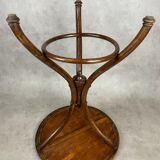 Pedestal table