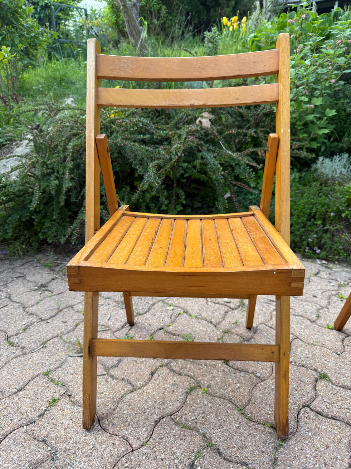 Vintage 1960s folding chairs in beech - set of 2 pieces.