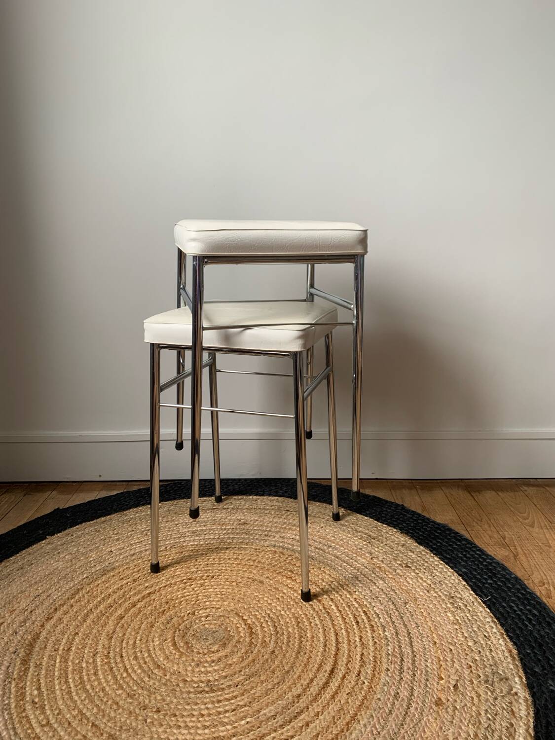 SoudexVinyl chrome stools