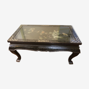 Ancient chinese black laced table with mother-of-pearl encrustation and stones