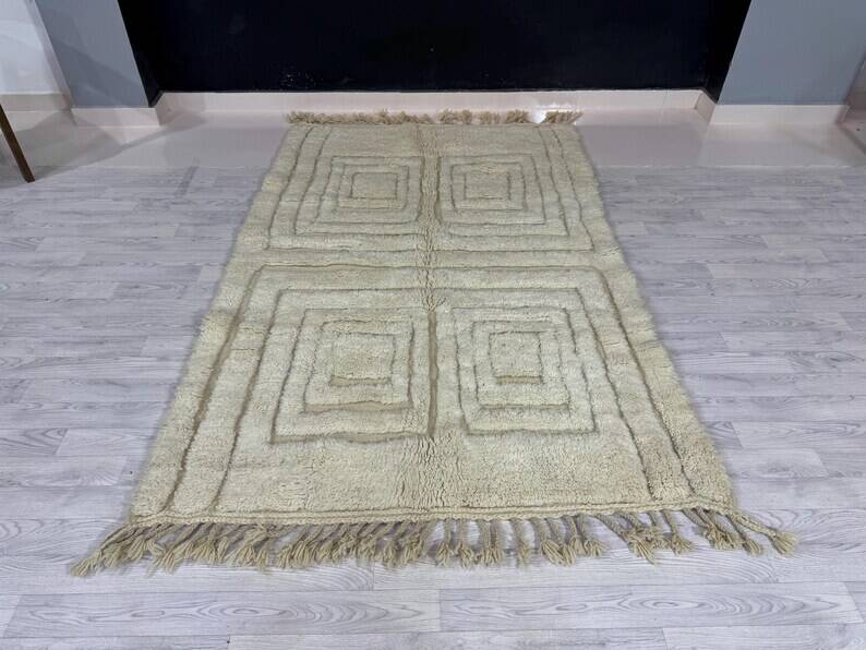Berber rug in natural wool 200cm x 300cm