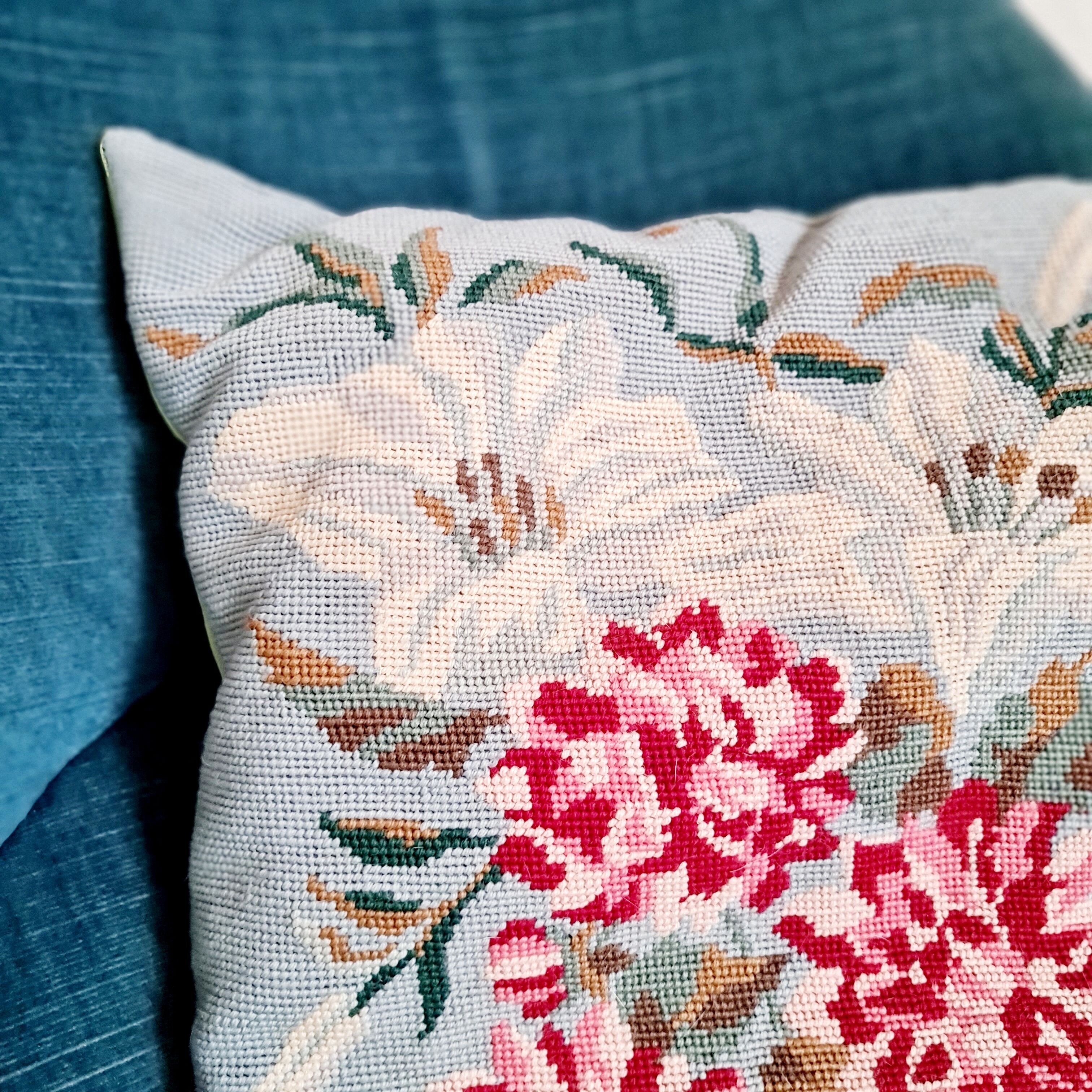 Coussin vintage fleuri