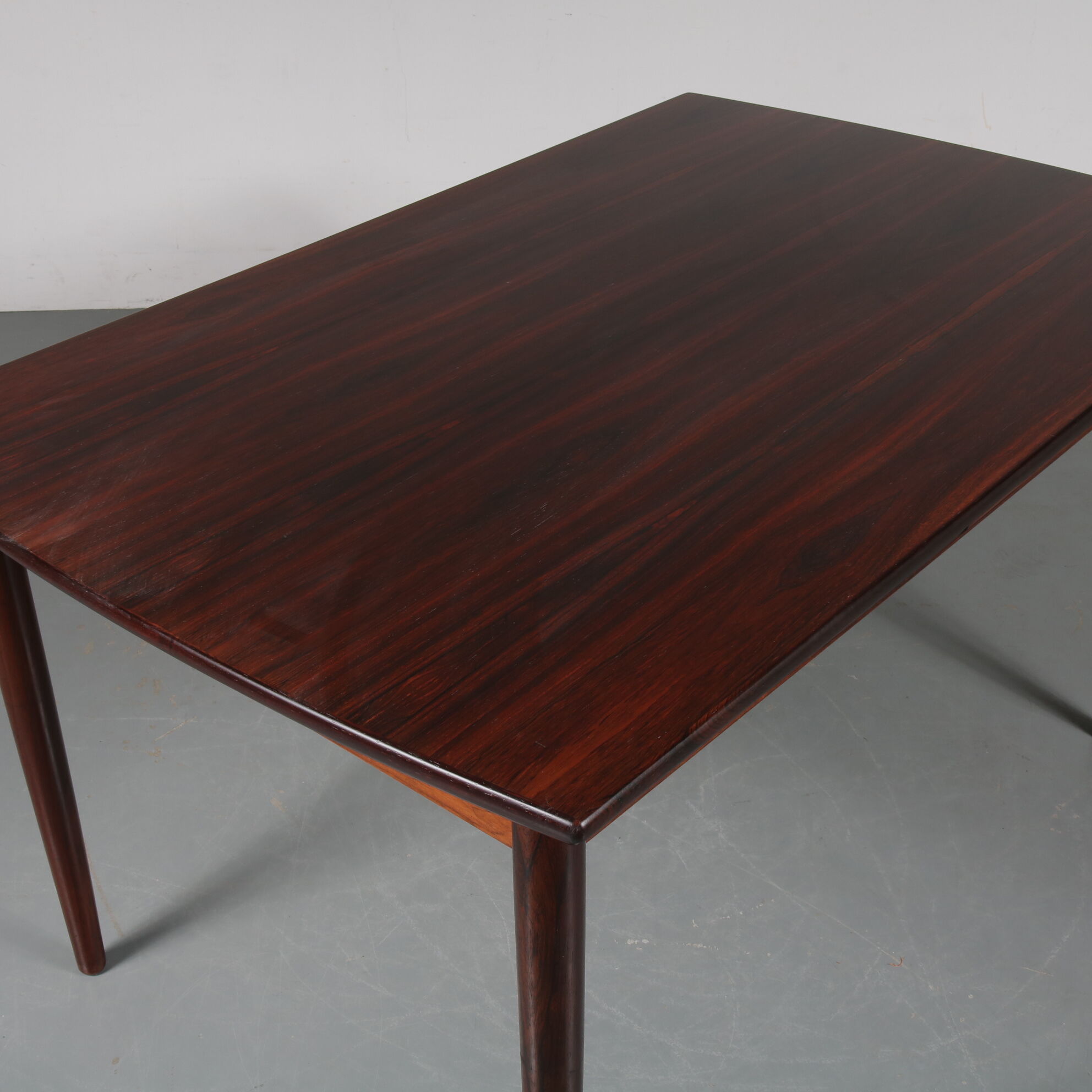 Extensive dining table in rosewood, manufactured in denmark, 1950s