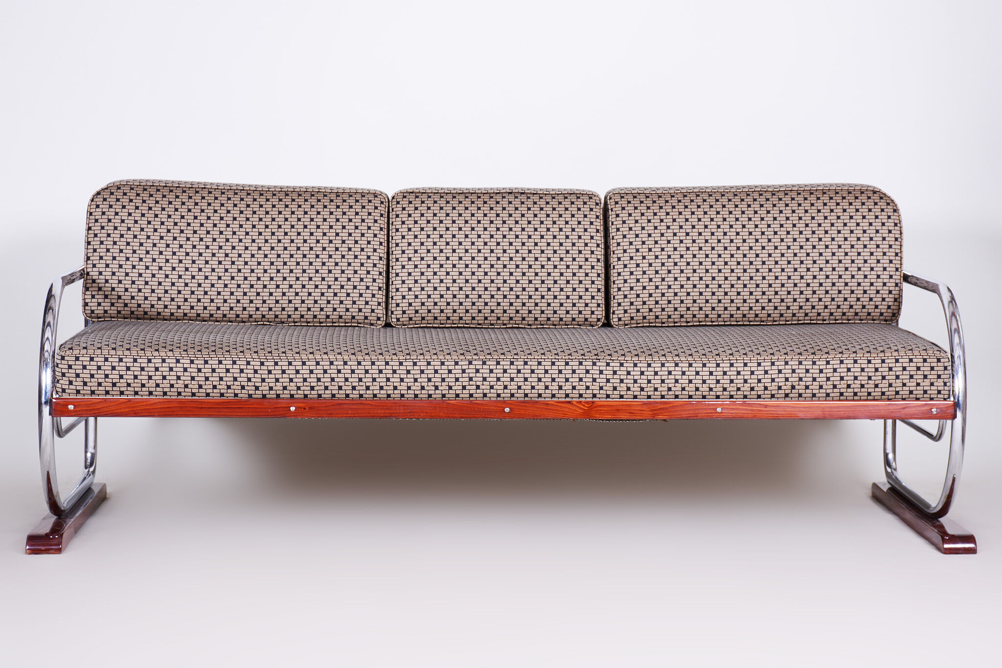 Canapé Bauhaus fabriqué dans les années 1930 en Tchéquie par Robert Slezák