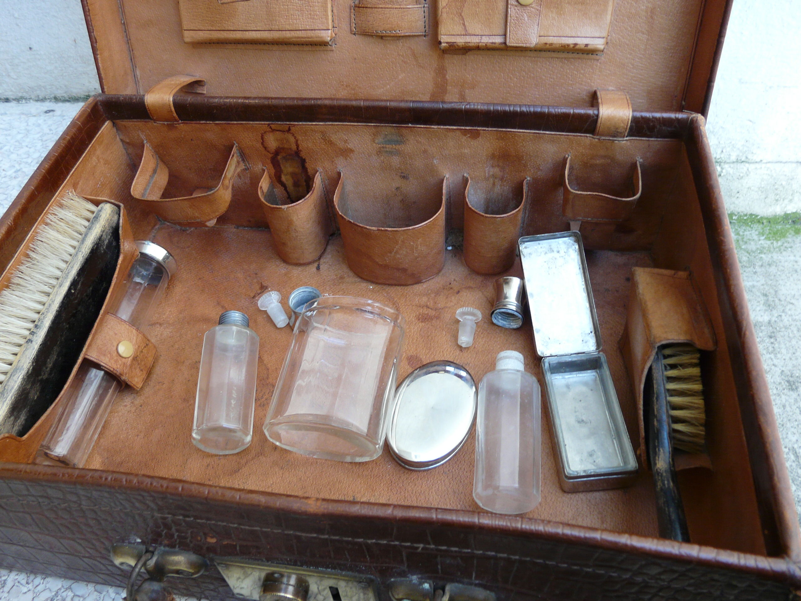 Leather and brass nineteenth monogrammed MCS suitcase