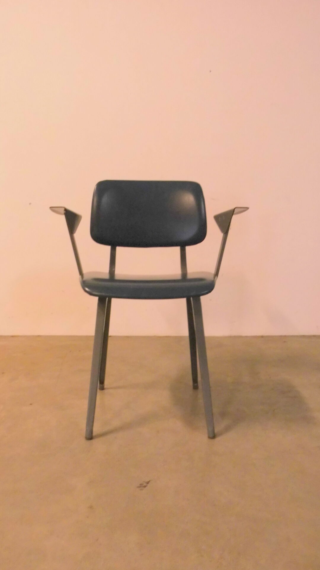 Revolt Chair 1966, Friso Kramer