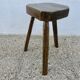 Tabouret de ferme tripode, assise hexagonale, bois massif, années 50-60