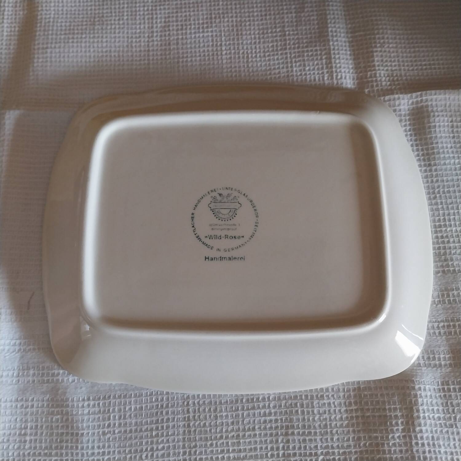 Butter dish Villeroy & Boch model Wild Roses