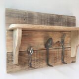 Pallet wall shelf