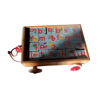 Jeu de cube avec chariot en bois