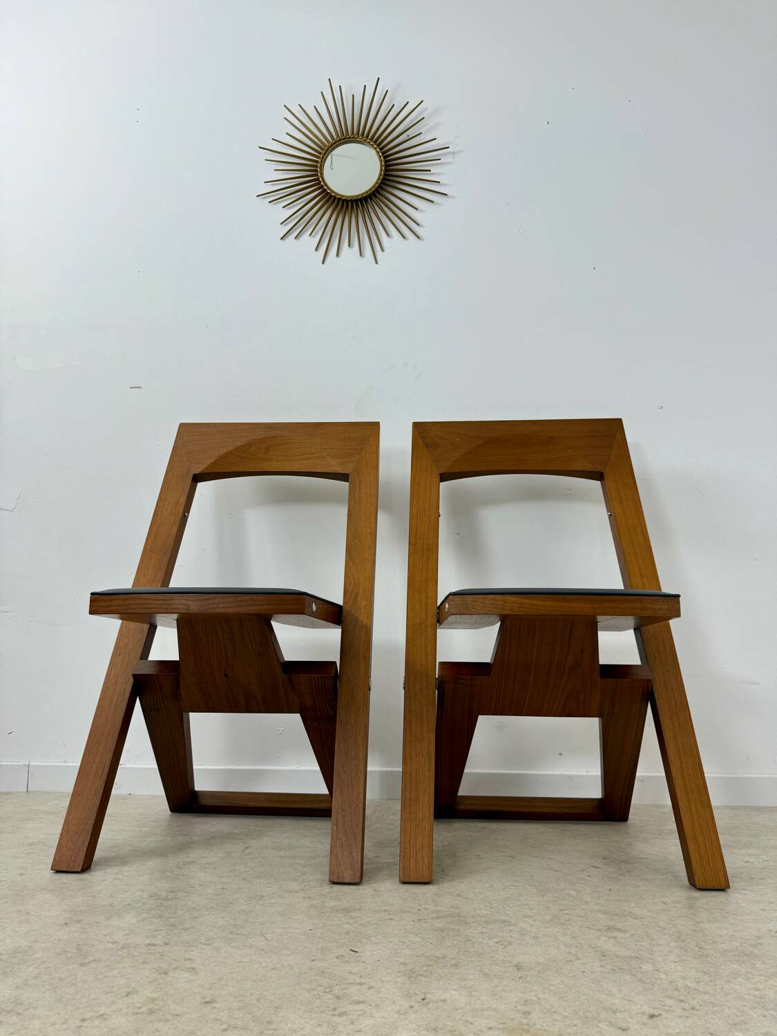 2 old folding chairs in wood and leather, postmodern design from the 80s vintage