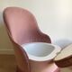 Chauffeuse style crapaud en velours rose