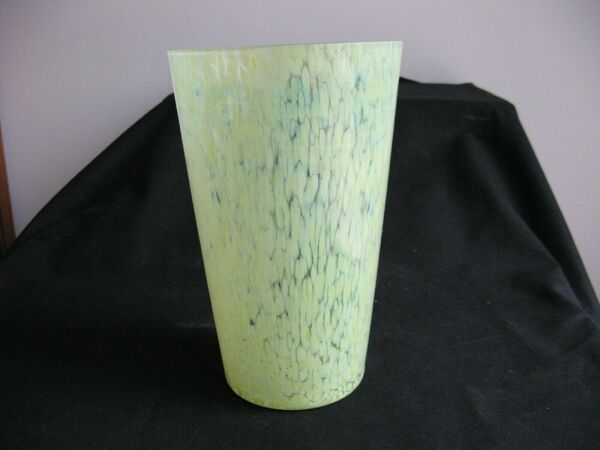 Vase en verre ou cristal de Clichy moucheté jaune/vert