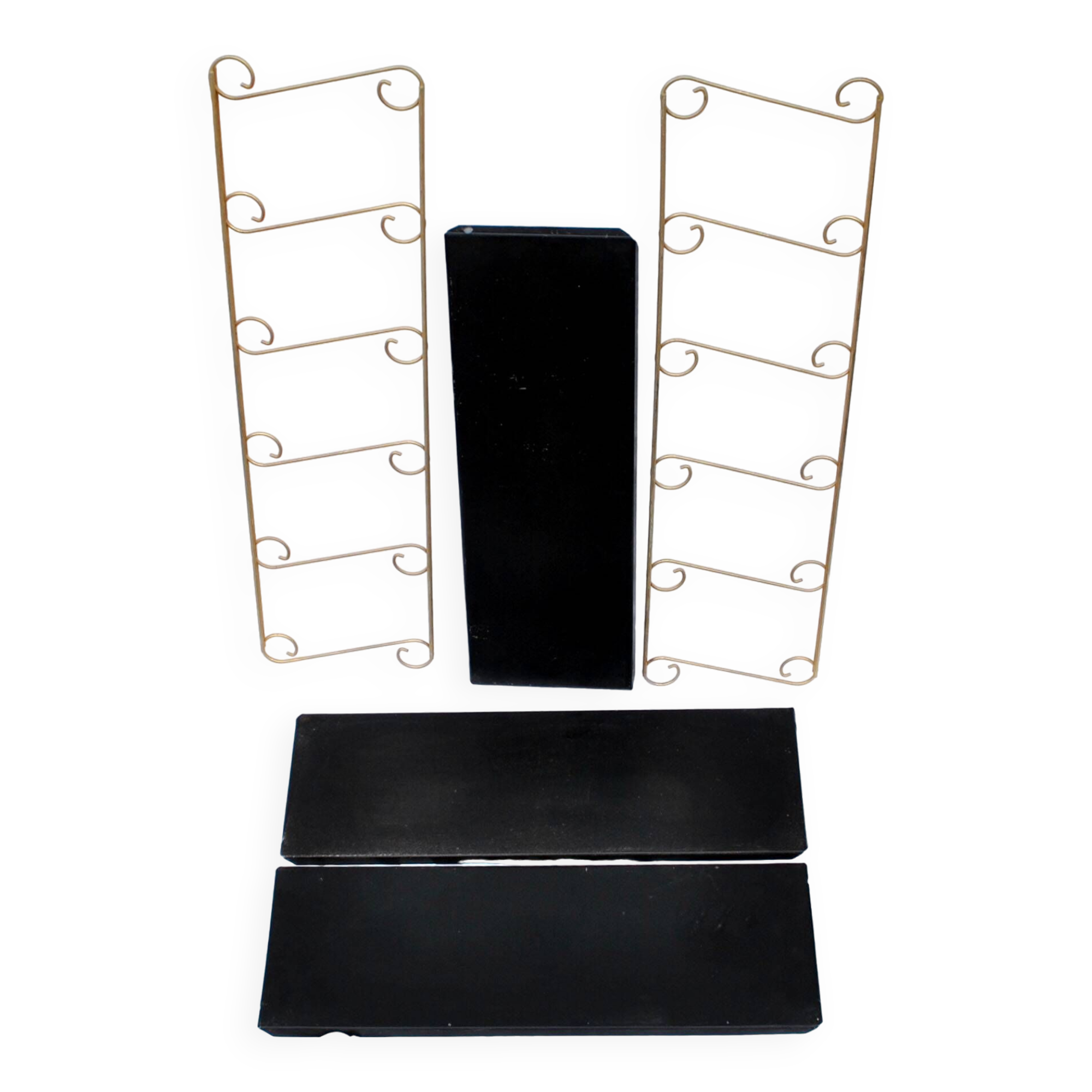 String modular shelf in gilded brass and black lacquered sheet metal Modernist DESIGN 1950-1960