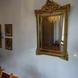 Miroir XIXème à parcloses, stuc doré - 131x83cm
