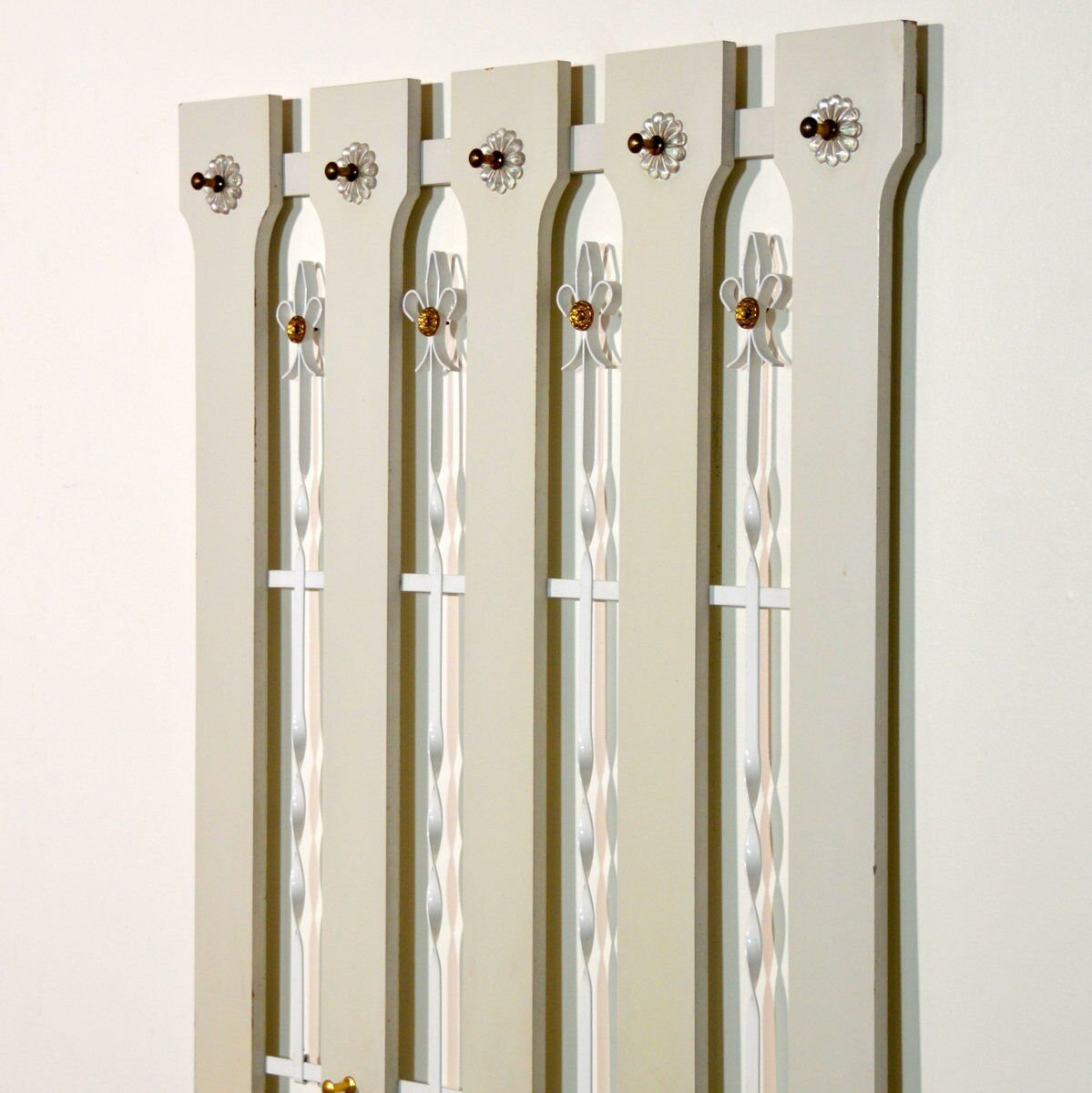 Vintage entrance cloakroom