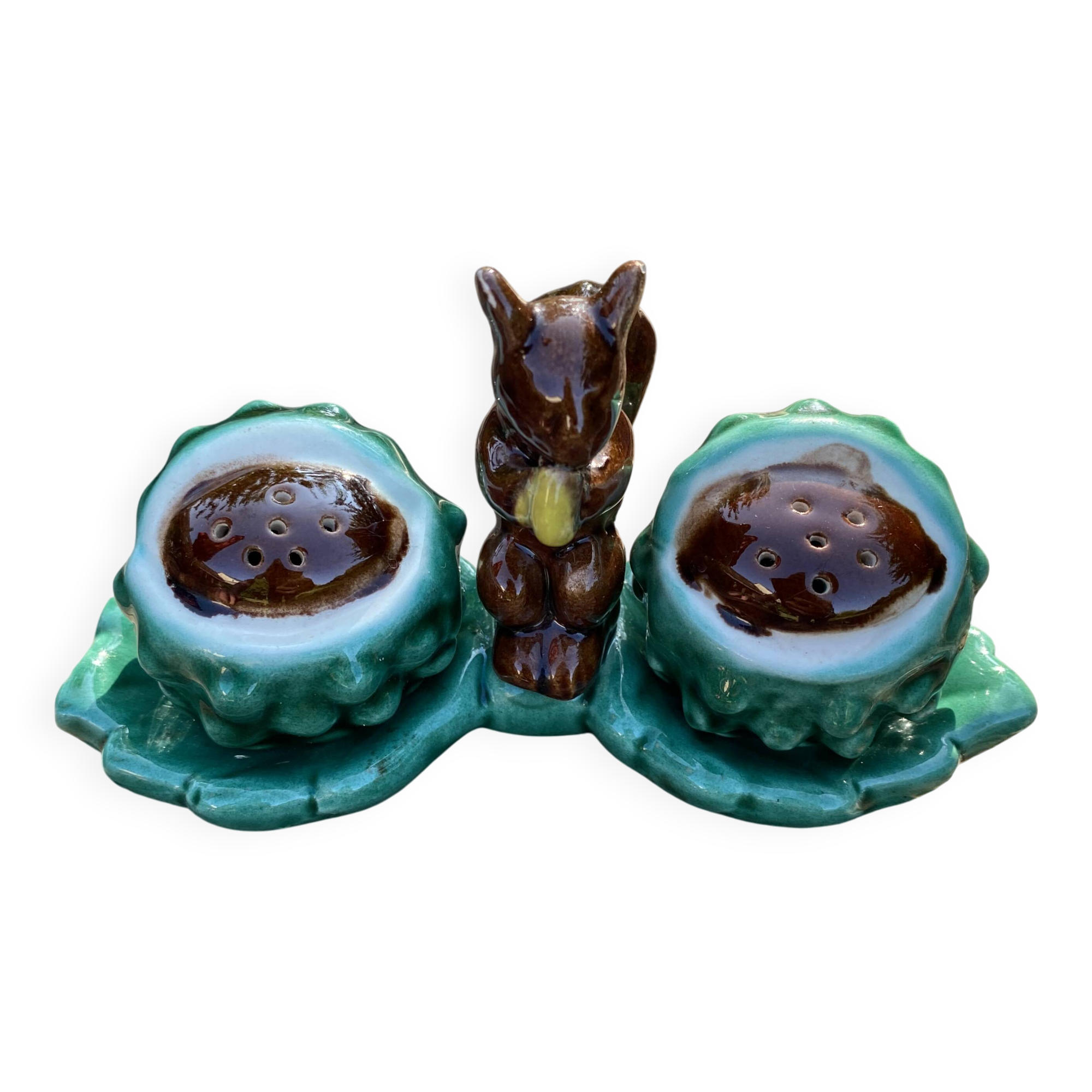 salt and pepper shaker set