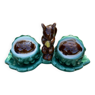 salt and pepper shaker set