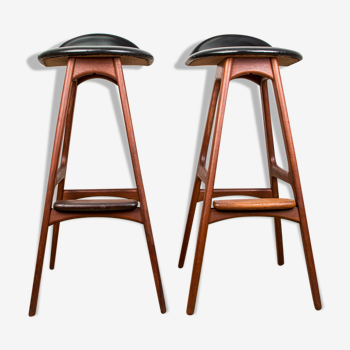 Pair of danish high stools in teak and black skaï model od61 by erik buch for oddense .