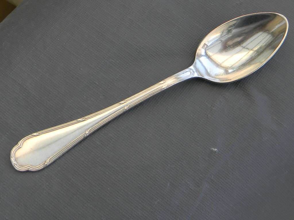 Set of 8 ercuis silver-plated coffee spoons.