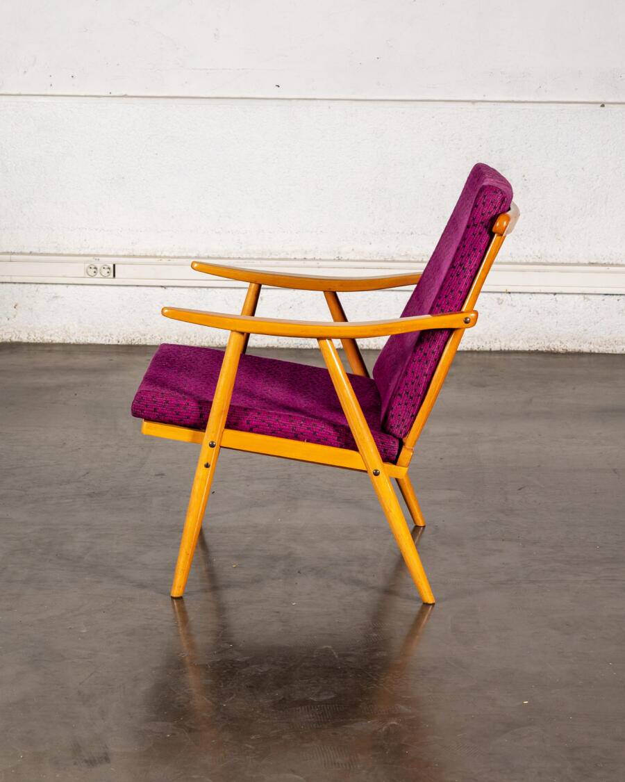 Boomerang armchair in mauve fabric