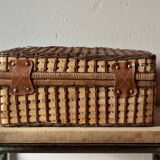 Vintage picnic basket - complete for 4 people