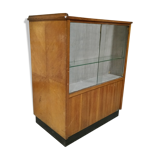 Former cash vitrine store counter