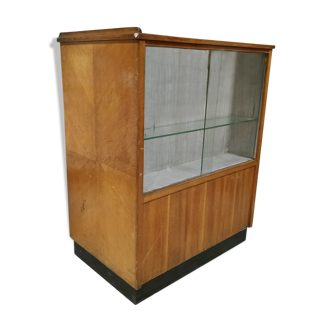 Former cash vitrine store counter