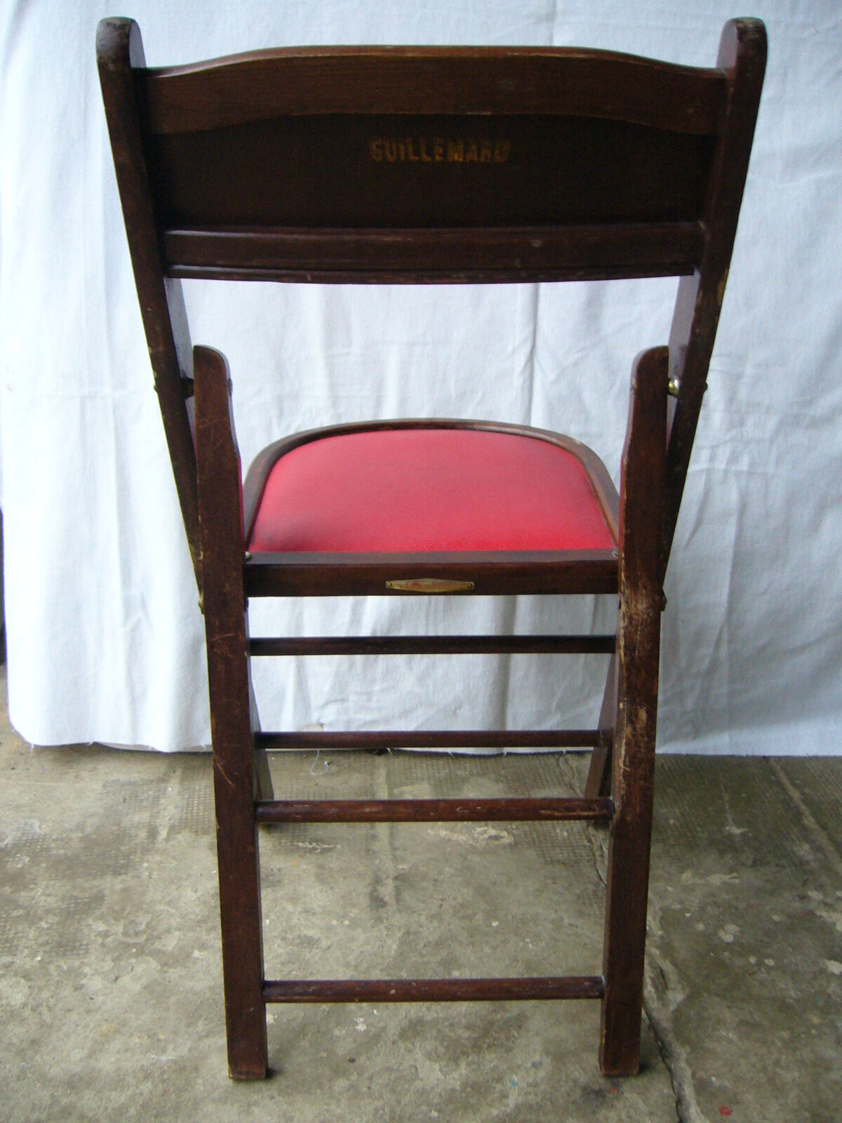 Wooden folding chairs and 60s shanghai skai