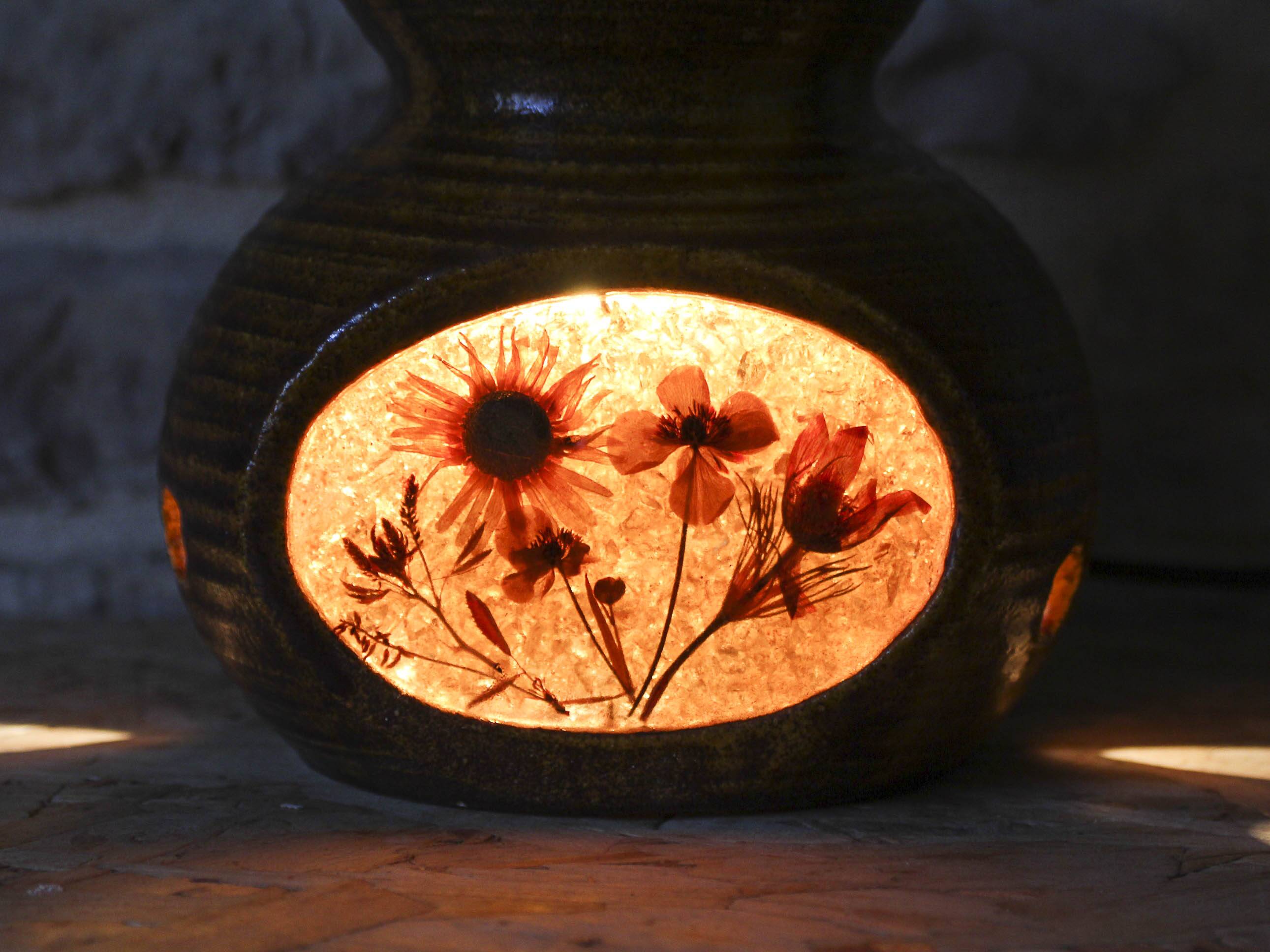 Accolay ceramic and resin lamp