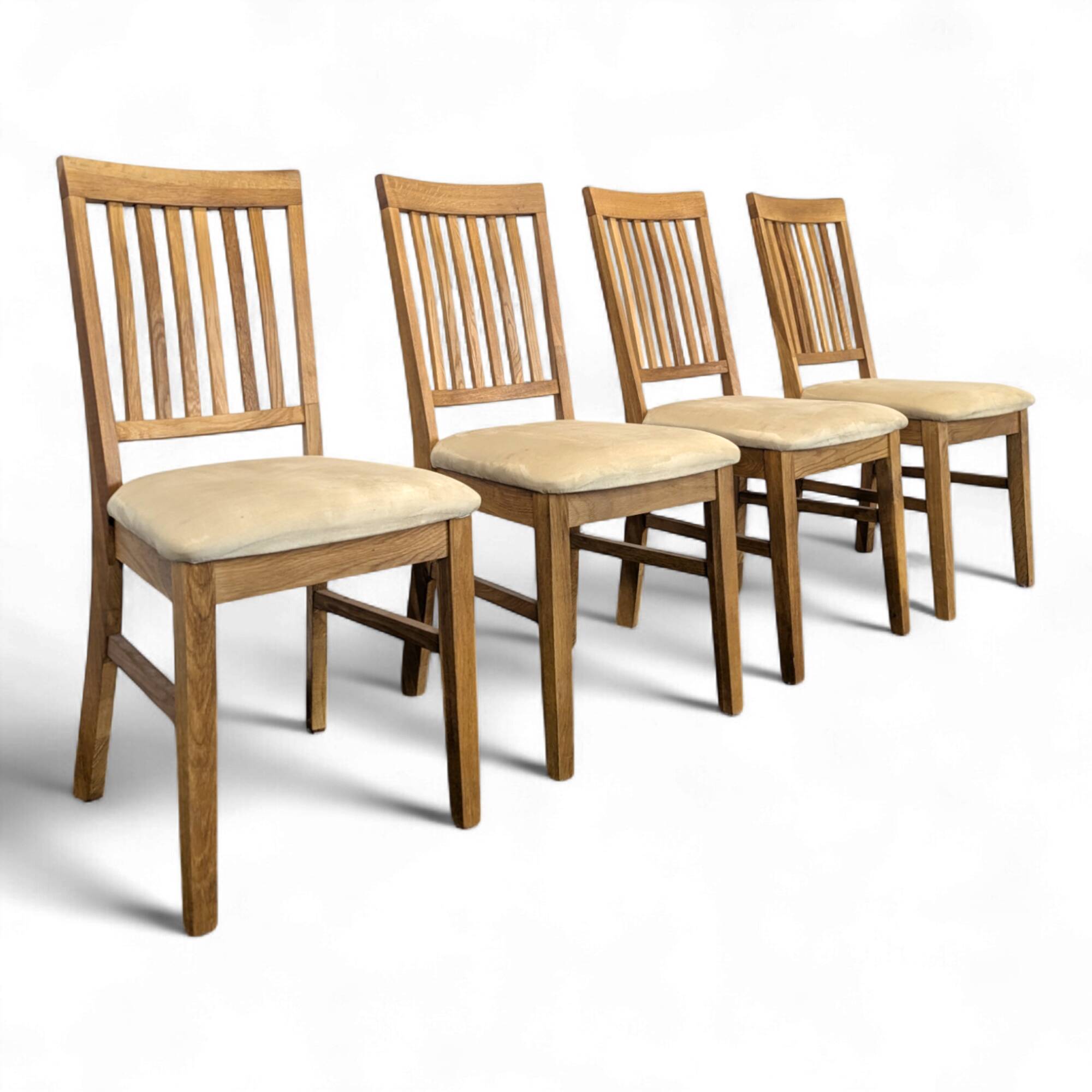 Set of 4 oak chairs