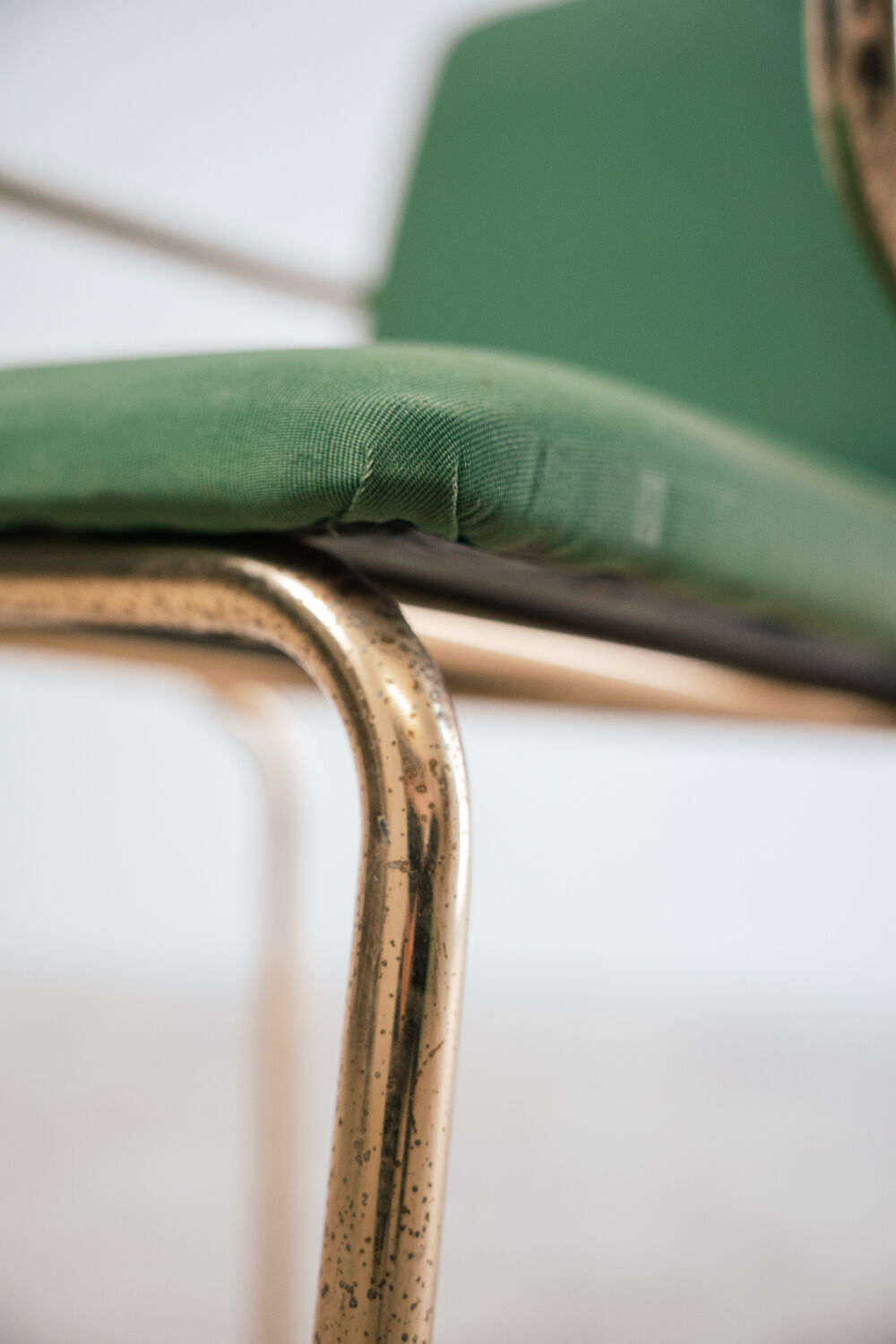Set of 4 Hollywood Regency vintage design chairs from the 70s modern antiques.