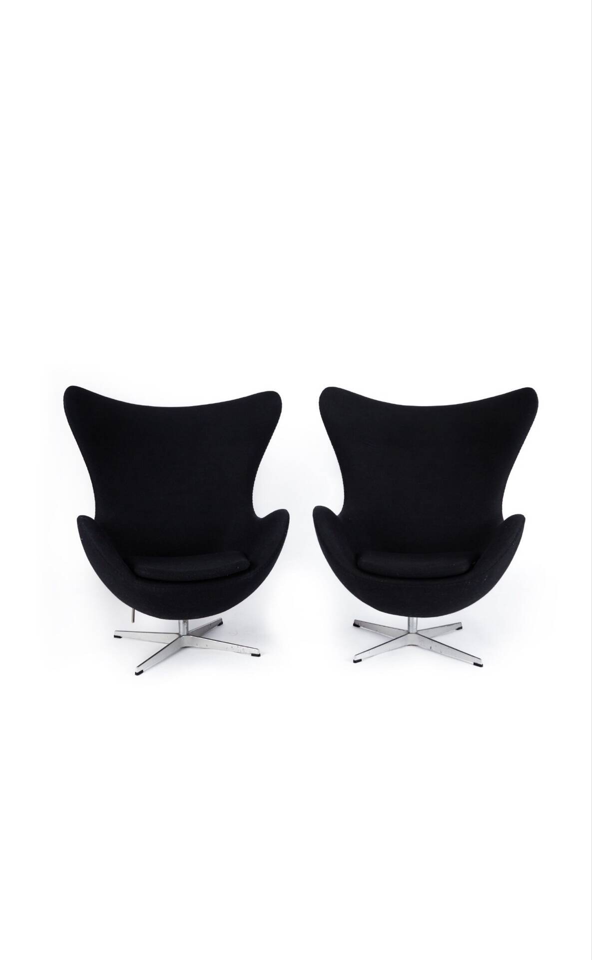 2 egg chairs lounge chair