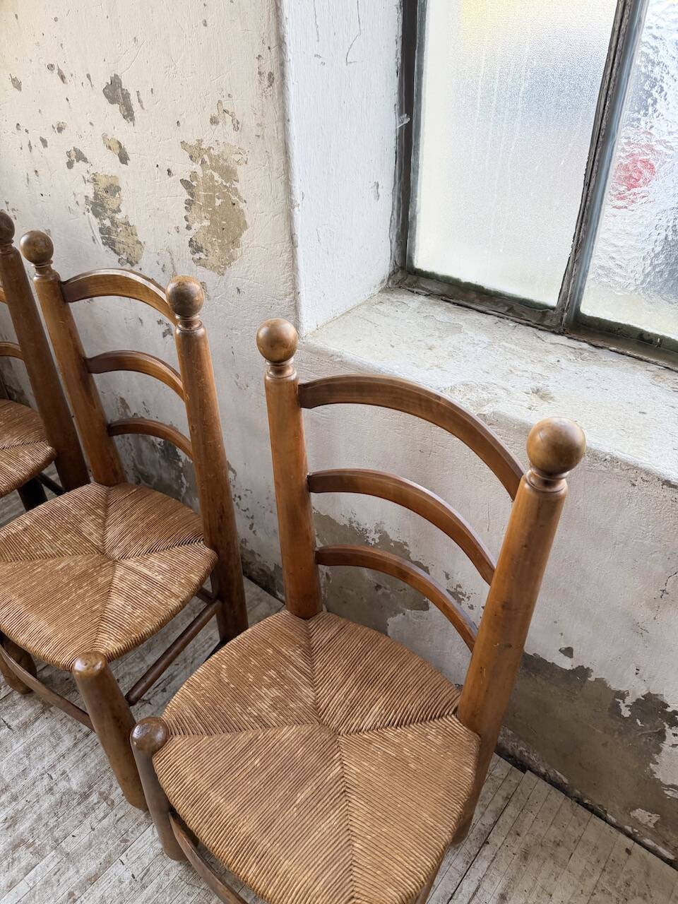Set of 4 oak and straw chairs Dudouyt 1940
