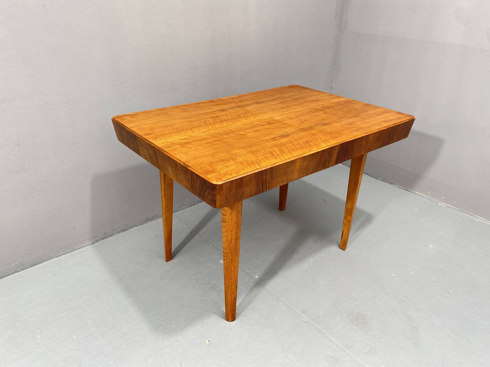 Table à manger réglable en noyer par Setona, années 1950, Tchécoslovaquie