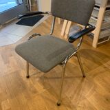 Gispen Bauhaus 207 chair with grey armrests
