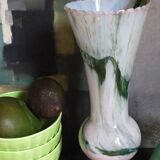 Vase sur pied en opaline et verre soufflé vintage 30 cm