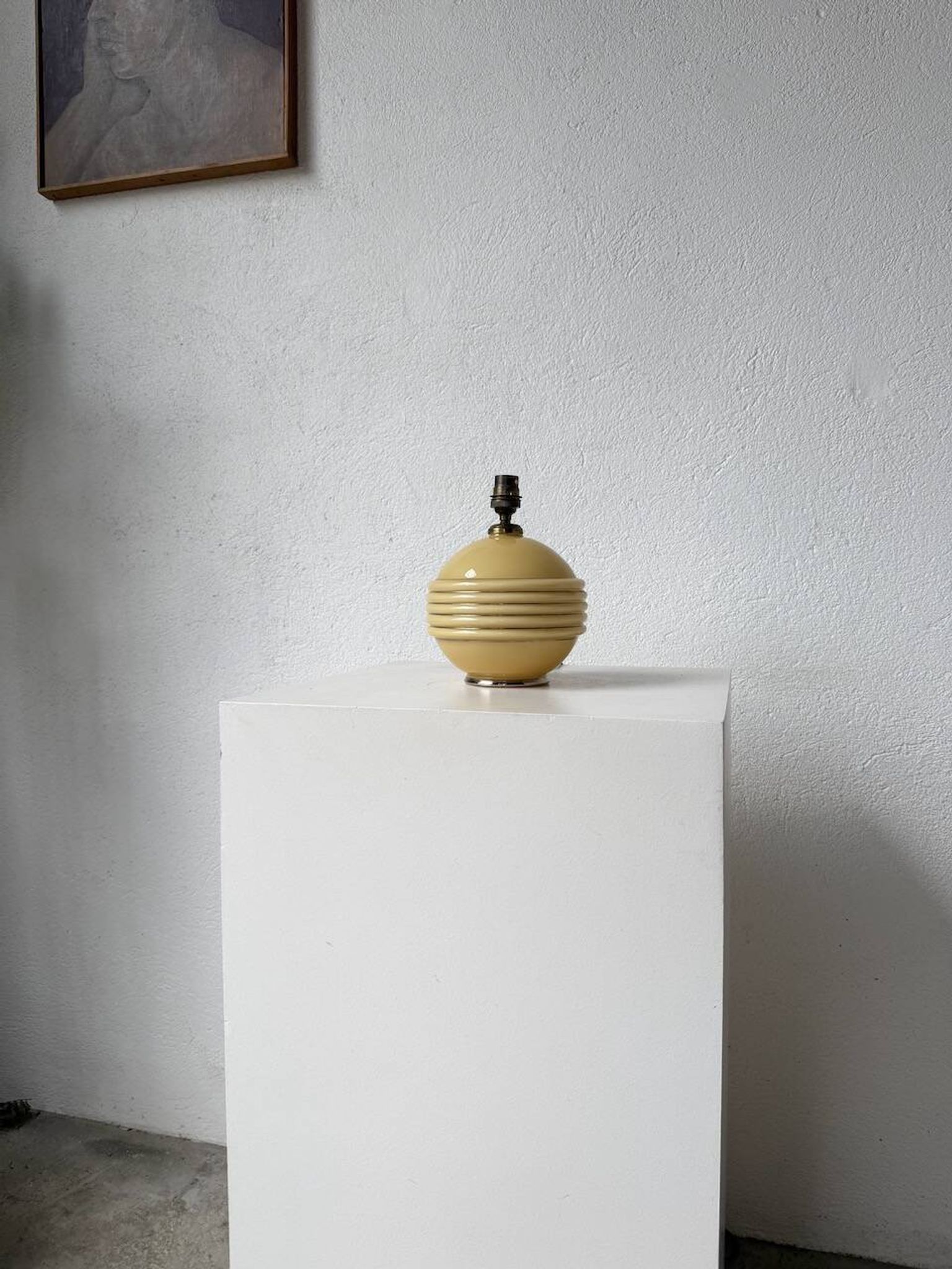 Lampe de table opaline Art Déco tchécoslovaquie