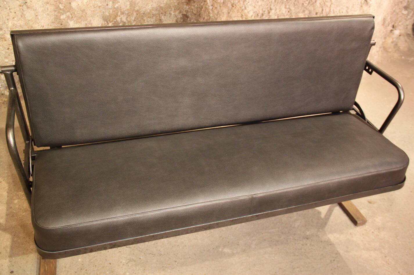 SNCF train bench foldable seat
