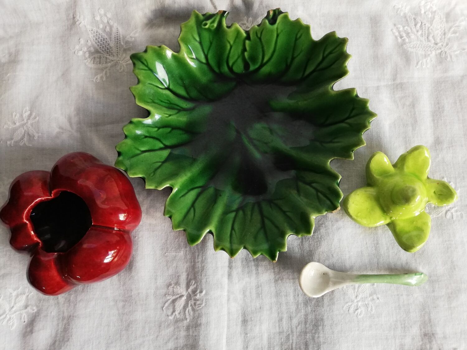 Old mustard maker in slurry ceramic
