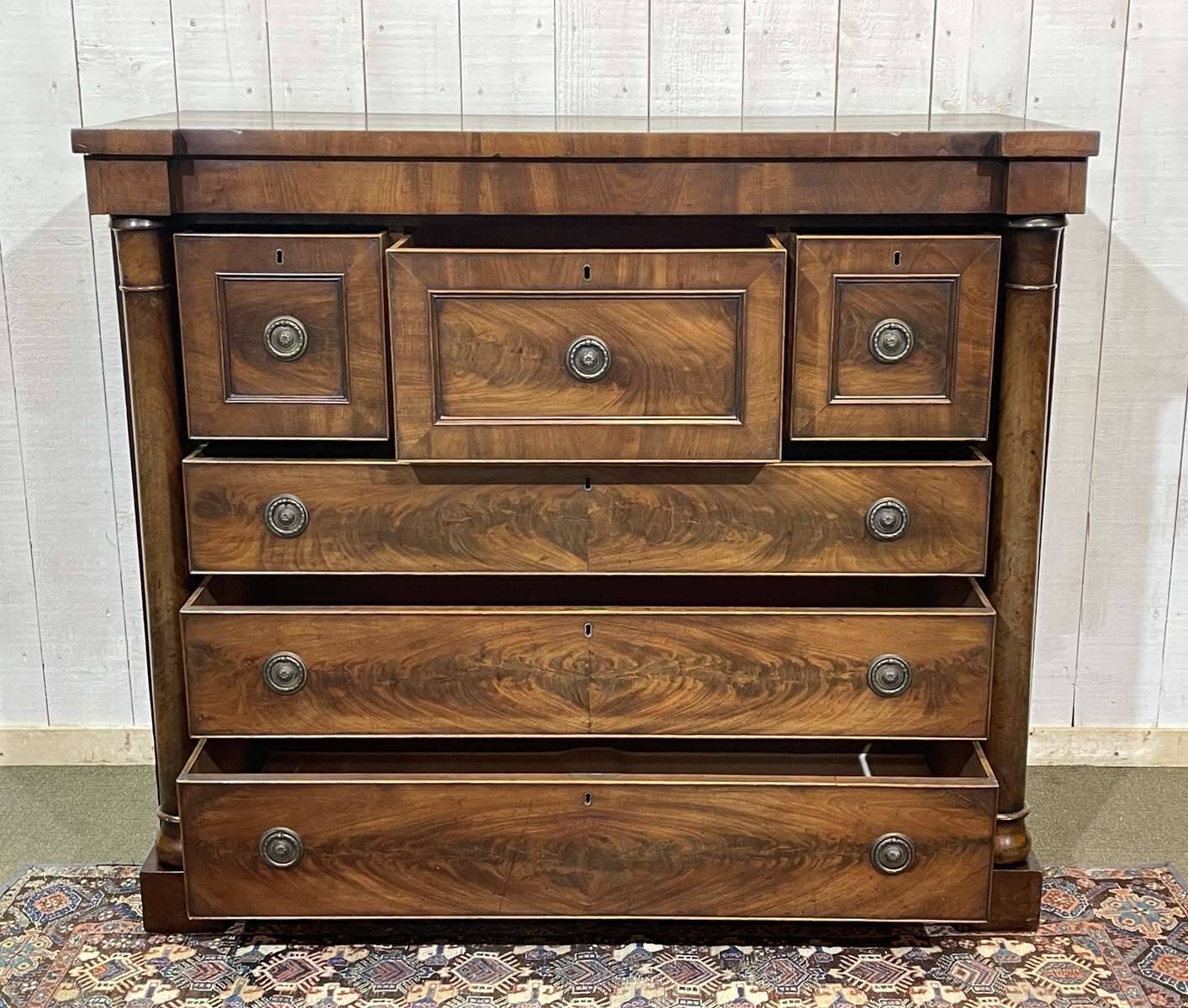 19th century Victorian mahogany chest of drawers
