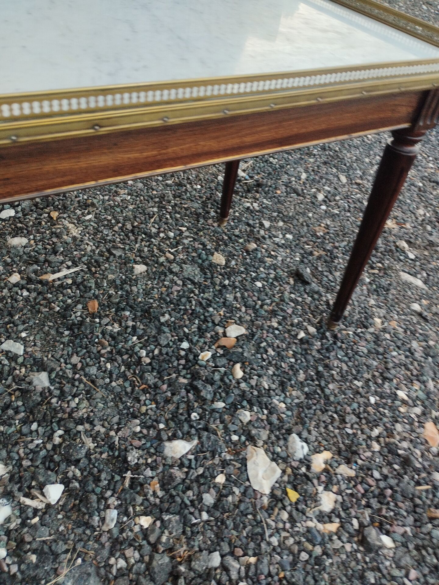 Table basse ancienne style louis xvi avec plateau marbre