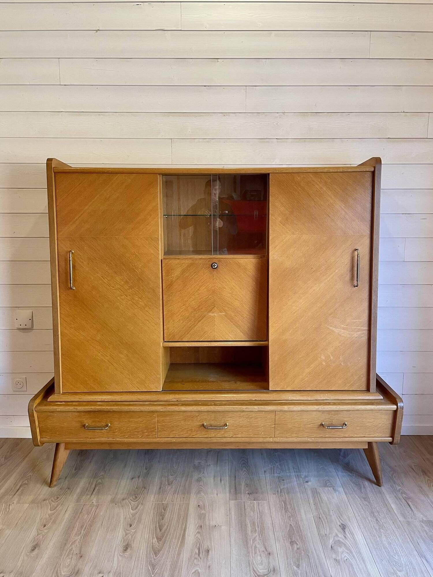Vintage oak grand buffet Mid-Century Scandinavian with tapered legs from the 50s/70s.